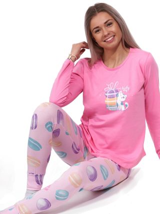 🌸Ružové aj dúhovo farebné pyžamo pre ženy či dievčatá s makarónkami pre maškrtné mačičky🌸 Nádherný komplet z jemnej bavlny...