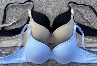 🥰Veľmi žiadané klasicky vystužené podprsenky v 3 farbách🥰 - Veľkosť: košík B a C - Cena: IBA 10€ Čísla sa rýchlo míňajú,...