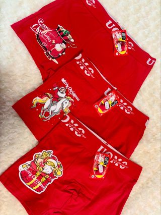 🎄 Pánske vianočné boxerky – ideálne na sviatočné obdobie! Každý kus má iný originálny vianočný motív – Santa na saniach,...